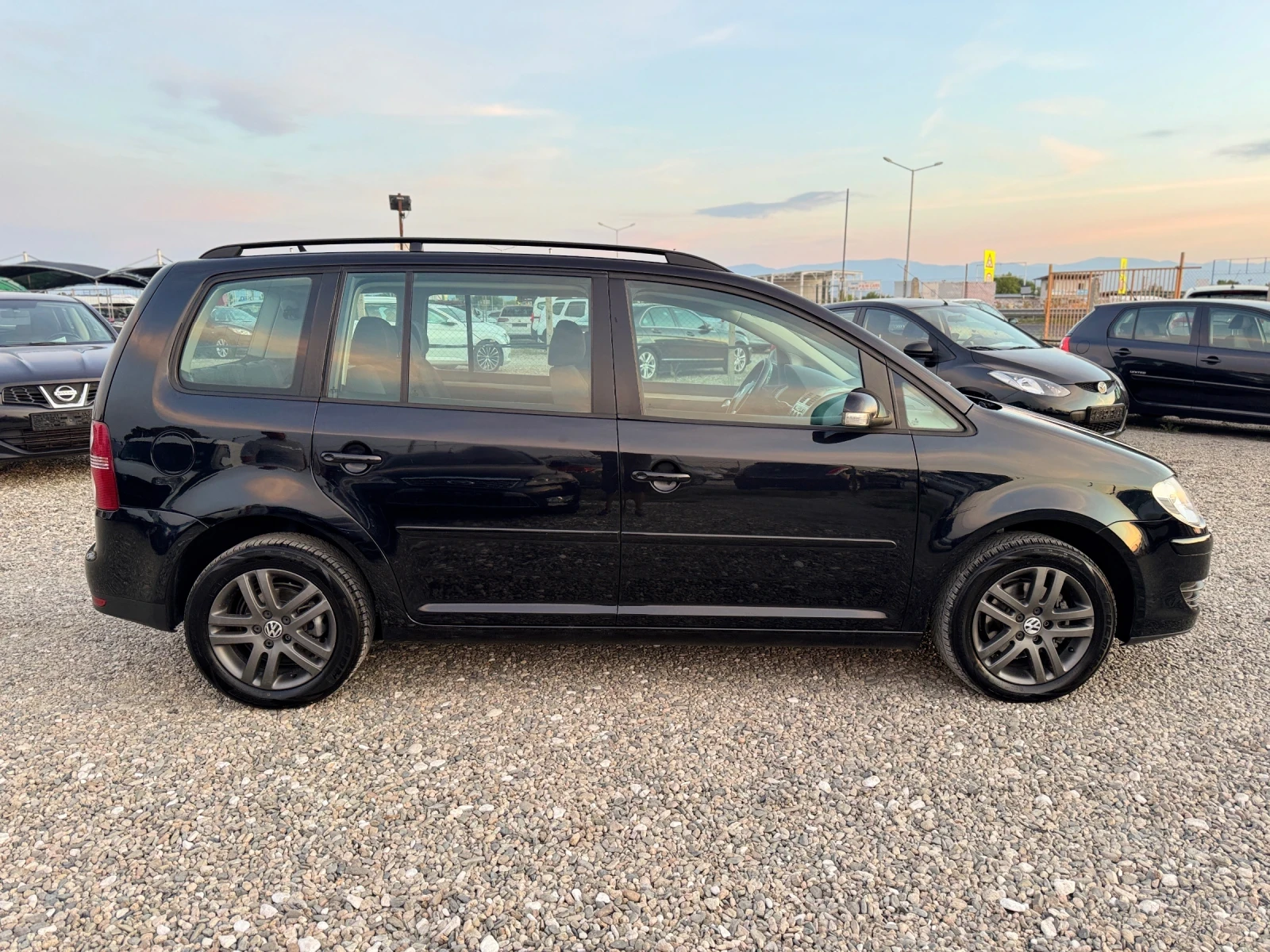 VW Touran 1.9 TDI 7 МЕСТЕН КЛИМАТРОНИК НАВИГАЦИЯ АВТОПИЛОТ - изображение 7