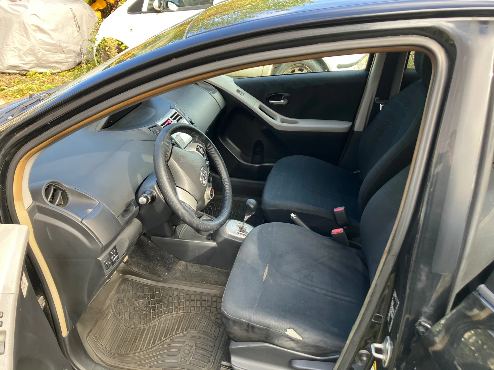 Toyota Yaris  - изображение 6