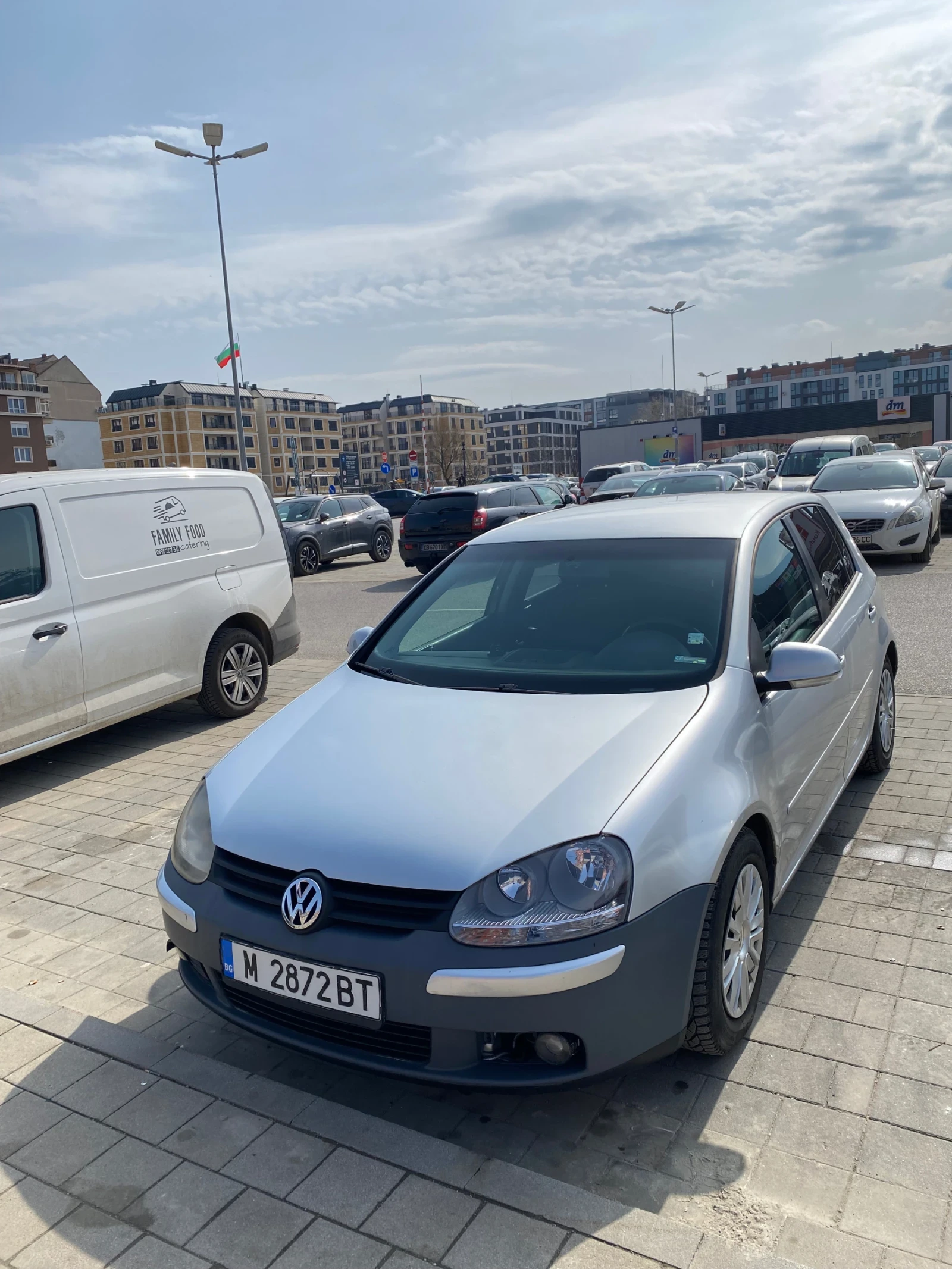 VW Golf, снимка 1 - Автомобили и джипове - 53750427