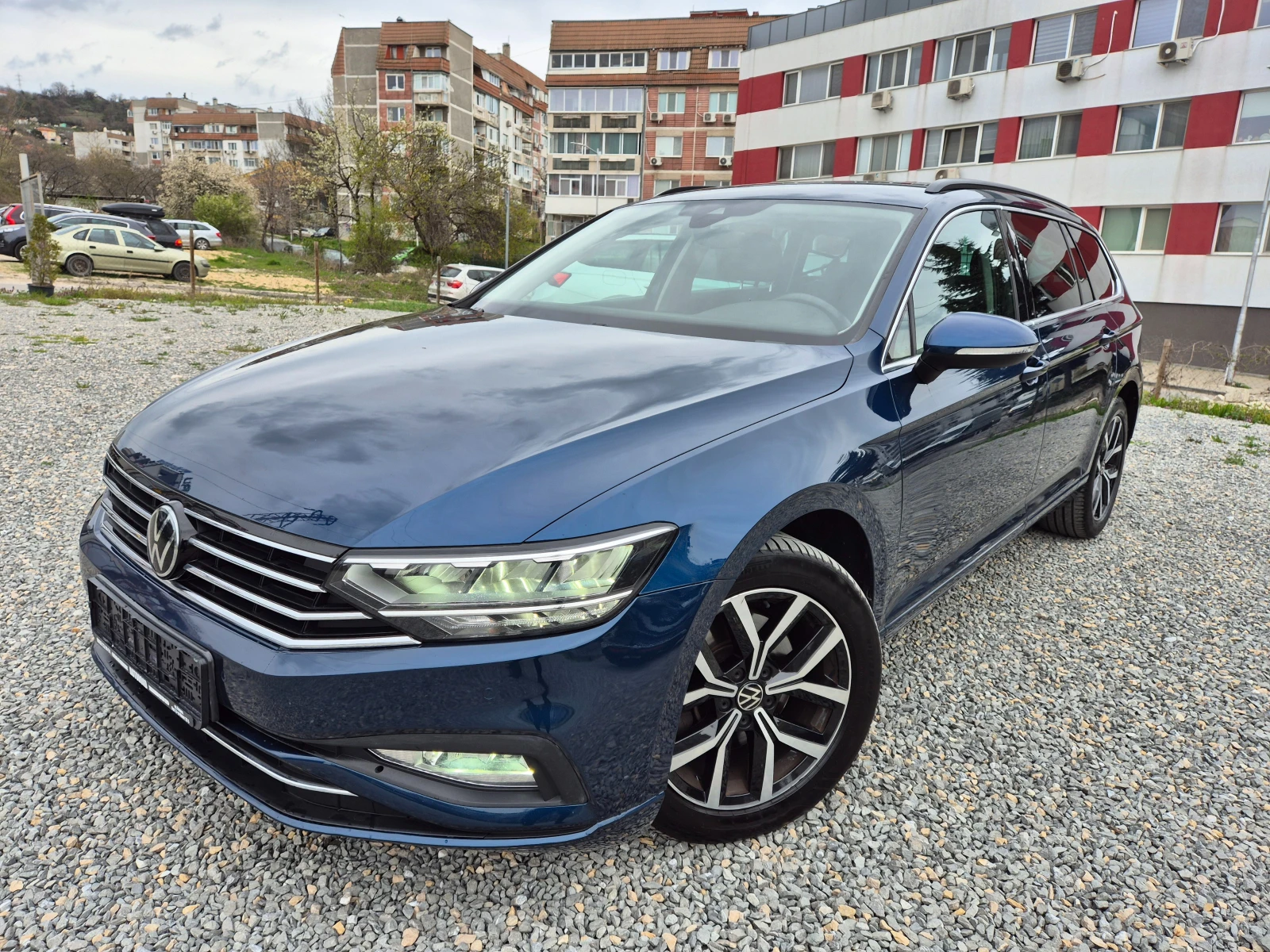 VW Passat 2.0 TDI -150 K.S. AVTOMAT-LED-DISTRONIK-EXECUTIVE