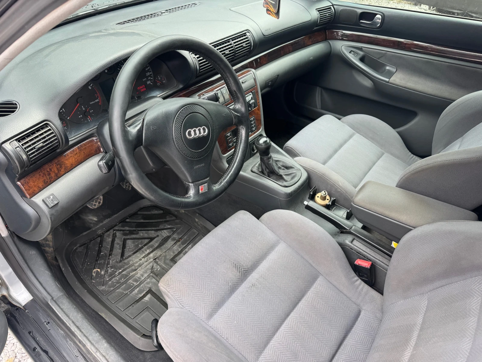 Audi A4 Газ/Бензин, снимка 6 - Автомобили и джипове - 54388115