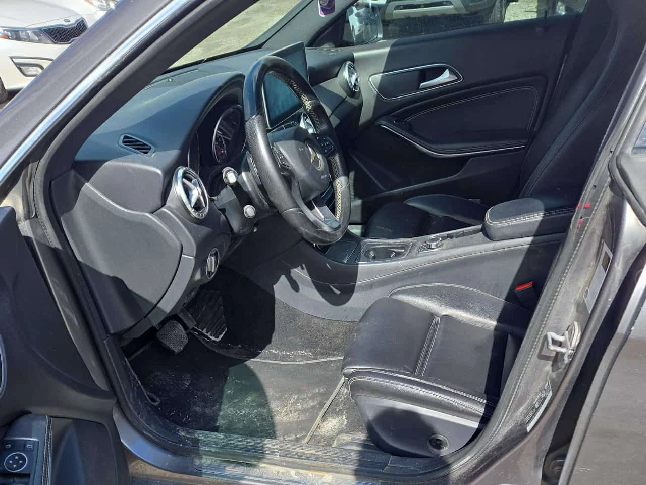 Mercedes-Benz CLA 250 * 250 * 4MATIC* ПОДГРЕВ* NAVI* , снимка 5 - Автомобили и джипове - 54409477