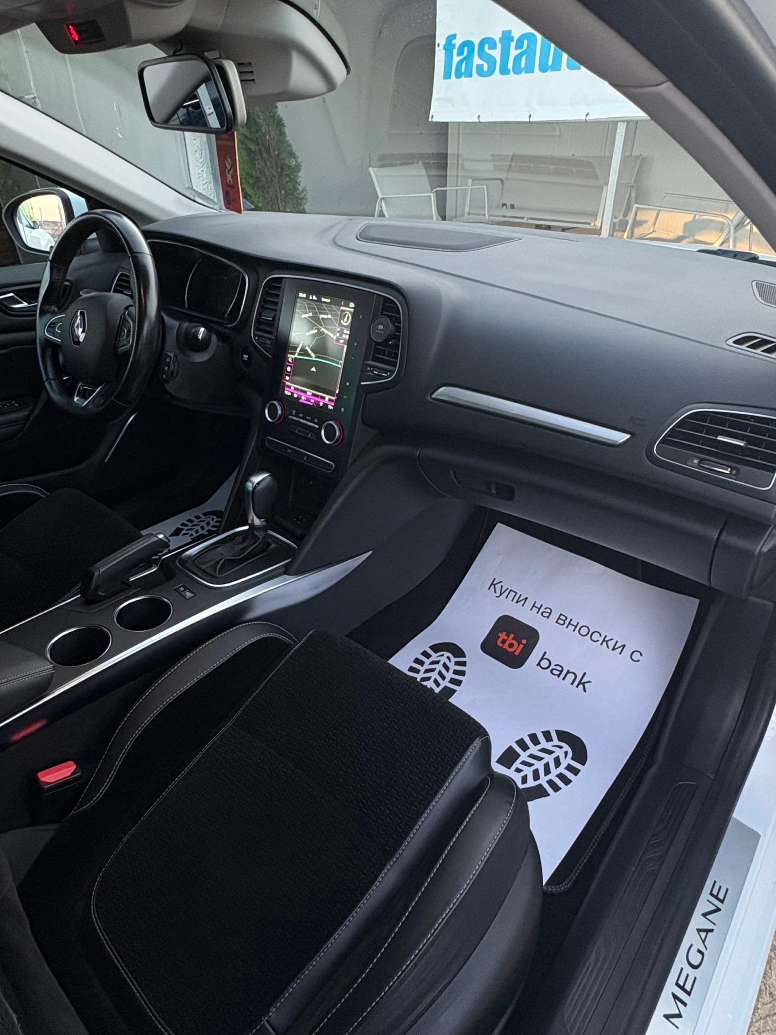 Renault Megane 1.5dCi* Automatic* Keyless* Camera* 110к.с, снимка 11 - Автомобили и джипове - 54839792
