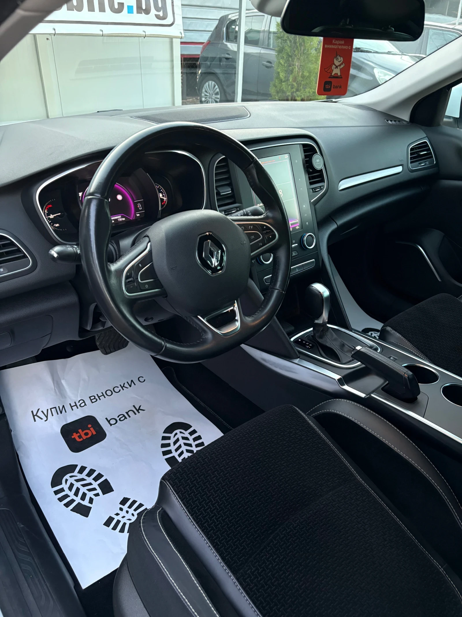 Renault Megane 1.5dCi* Automatic* Keyless* Camera* 110к.с, снимка 8 - Автомобили и джипове - 54839792