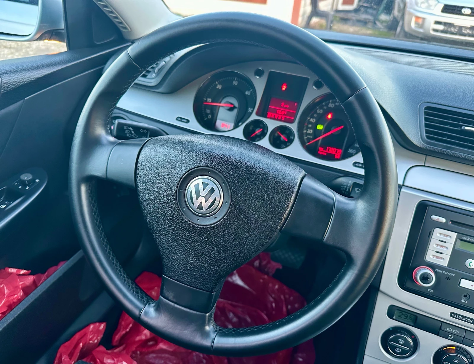 VW Passat 2.0 TDI * COMMON RAIL* DSG* , снимка 7 - Автомобили и джипове - 54867117