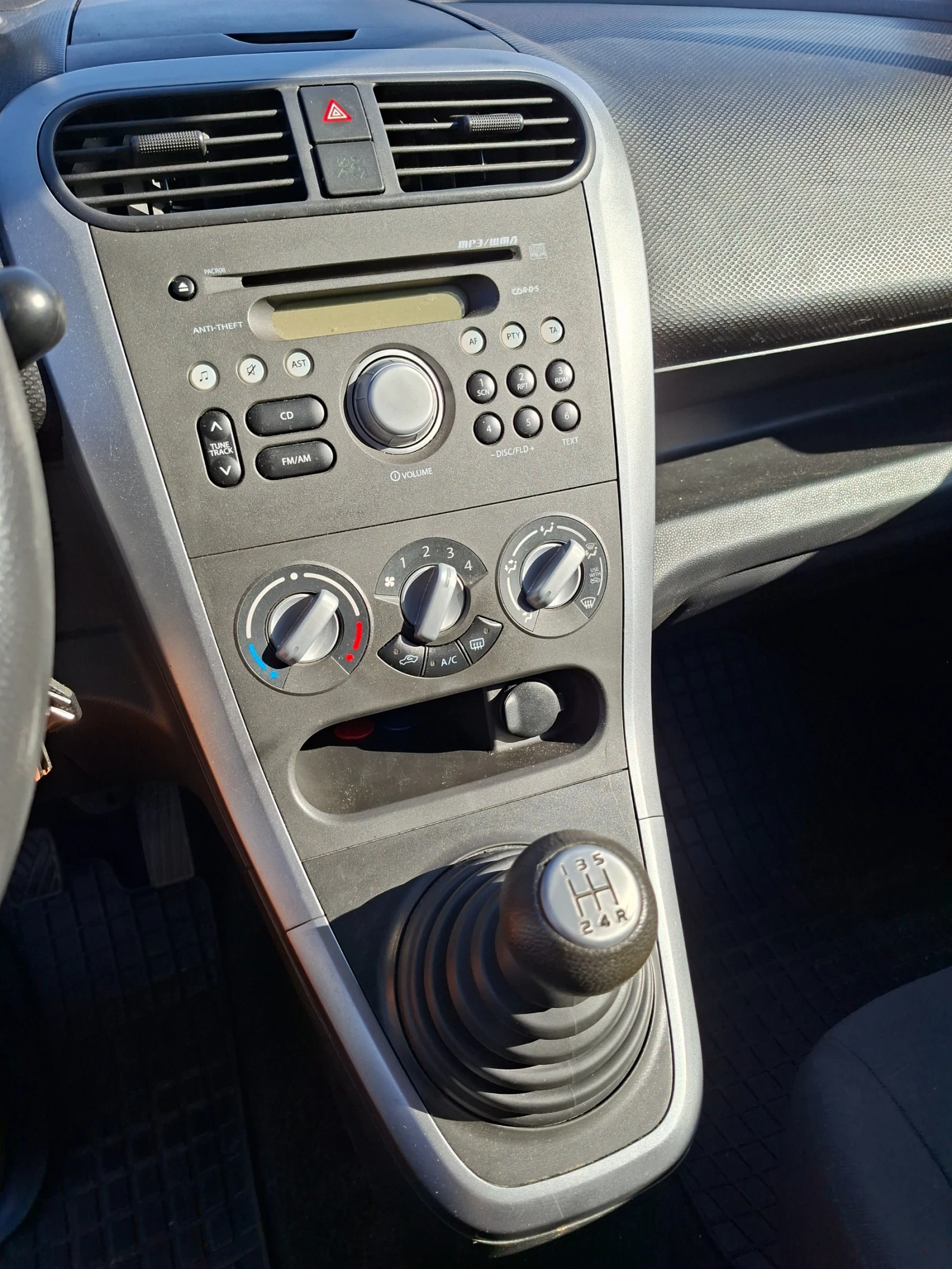 Suzuki Splash 1.2, снимка 9 - Автомобили и джипове - 54923236