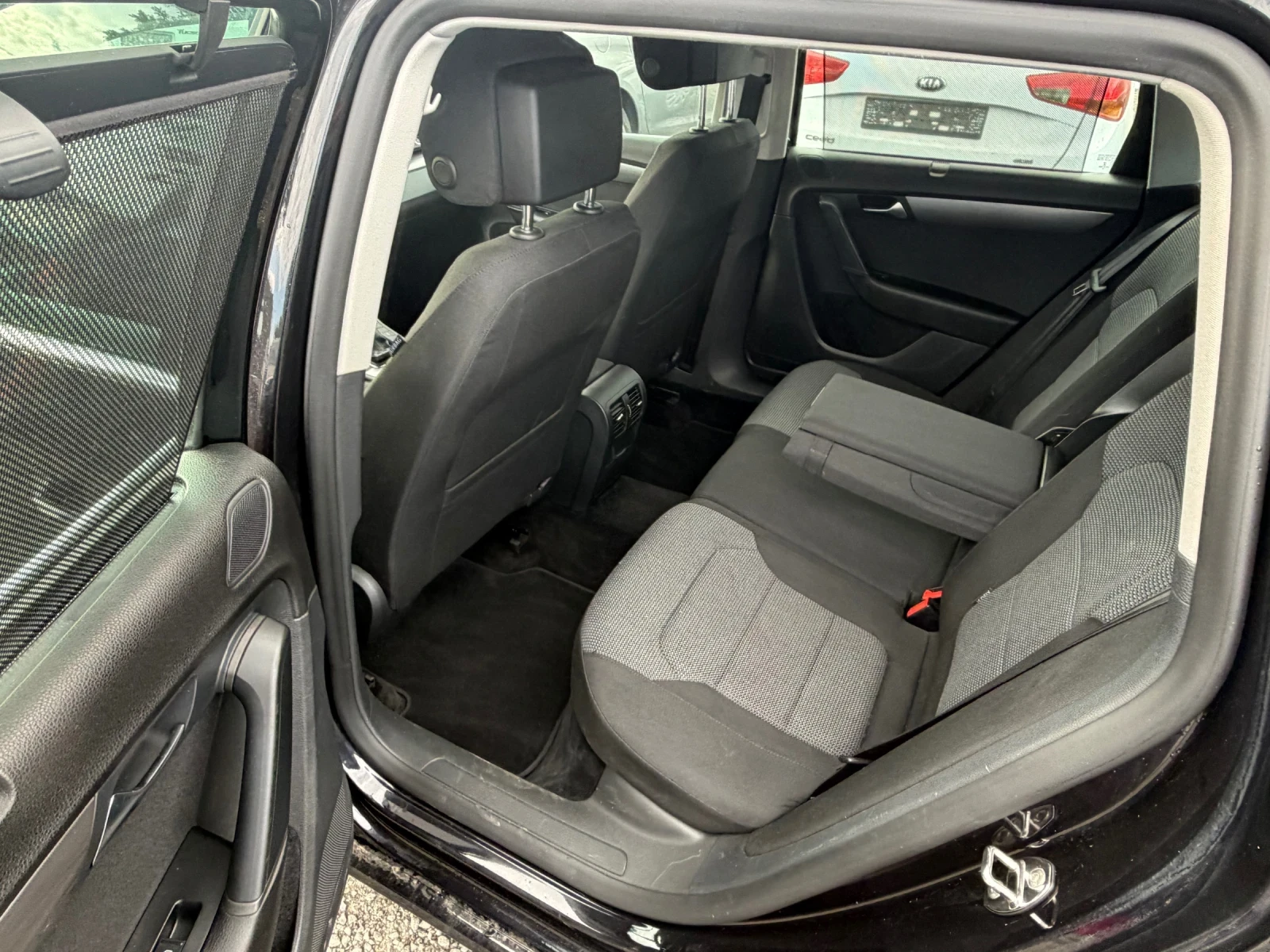 VW Passat 2.0 td 140 ks, снимка 9 - Автомобили и джипове - 55952803