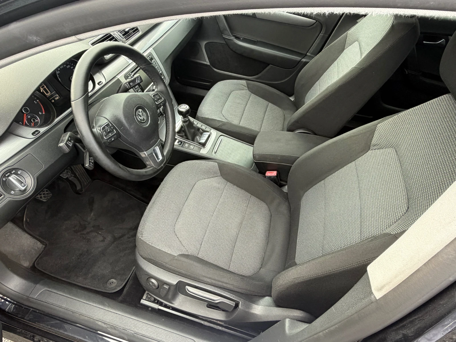 VW Passat 2.0 td 140 ks, снимка 11 - Автомобили и джипове - 55952803