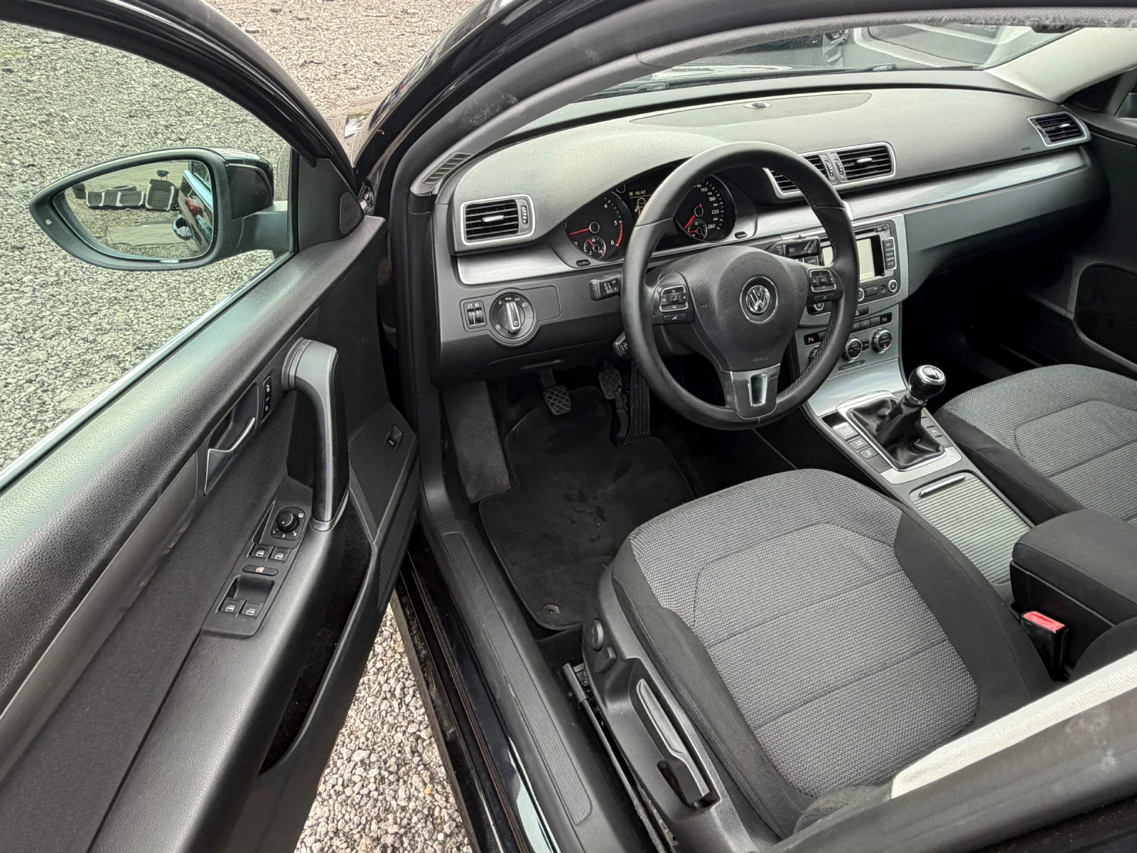VW Passat 2.0 td 140 ks, снимка 14 - Автомобили и джипове - 55952803