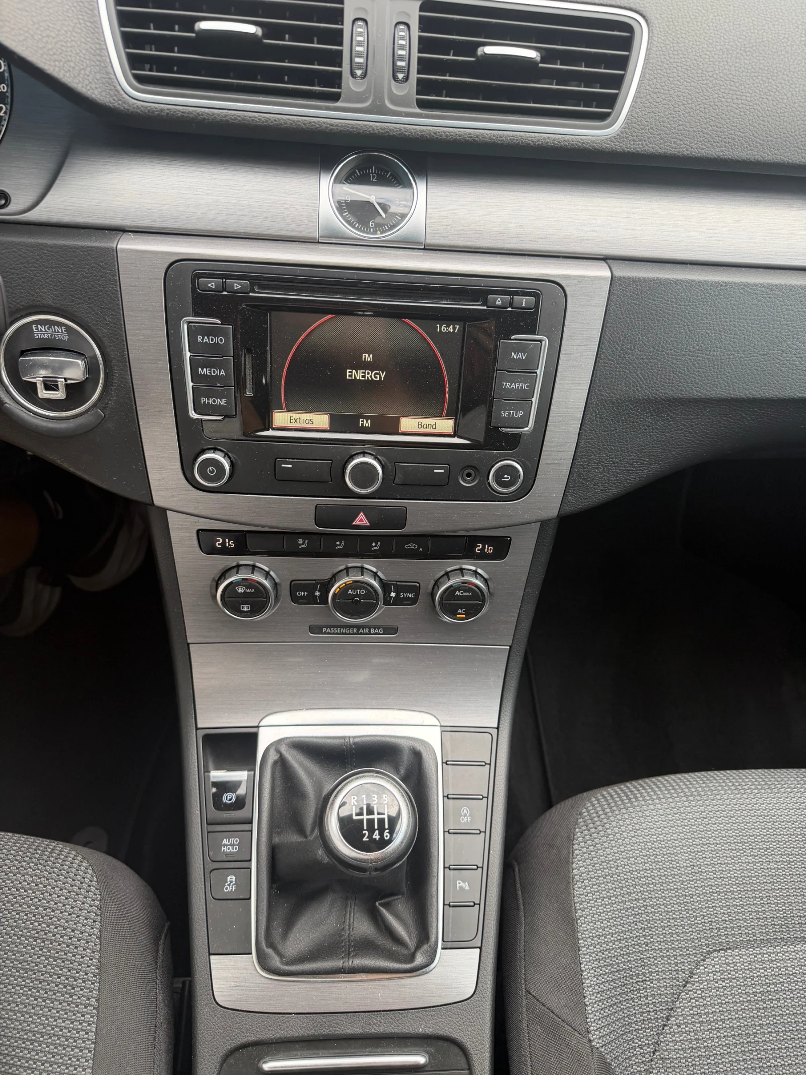 VW Passat 2.0 td 140 ks, снимка 15 - Автомобили и джипове - 55952803