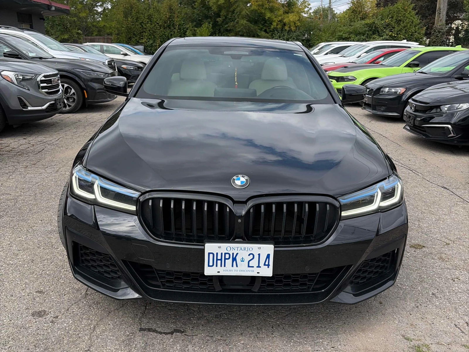 BMW 550 i xDrive * CARFAX * DISTRONIC* LASER* , снимка 6 - Автомобили и джипове - 56120666