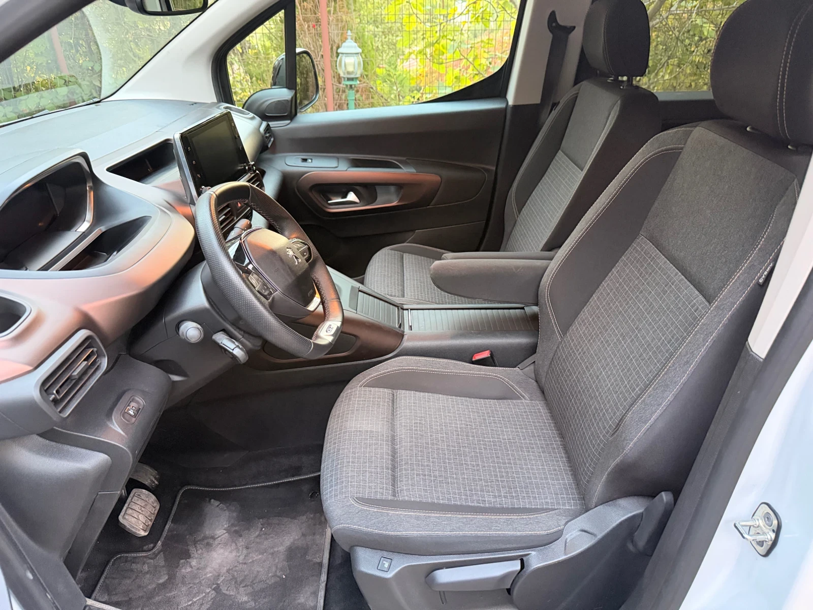Peugeot Rifter GT 57 kw, снимка 10 - Автомобили и джипове - 56349591