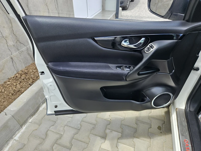 Nissan Qashqai 1.6dci 4x4, снимка 9 - Автомобили и джипове - 48248241