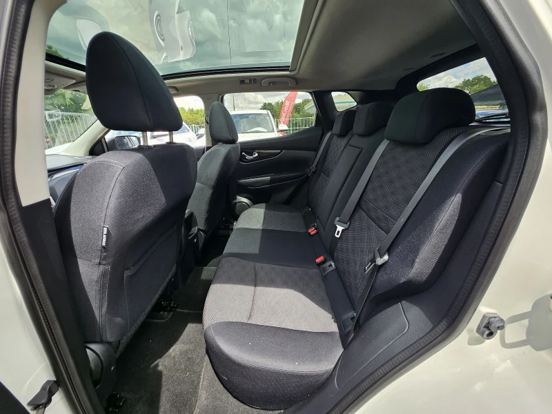 Nissan Qashqai 1.6dci 4x4, снимка 10 - Автомобили и джипове - 48248241