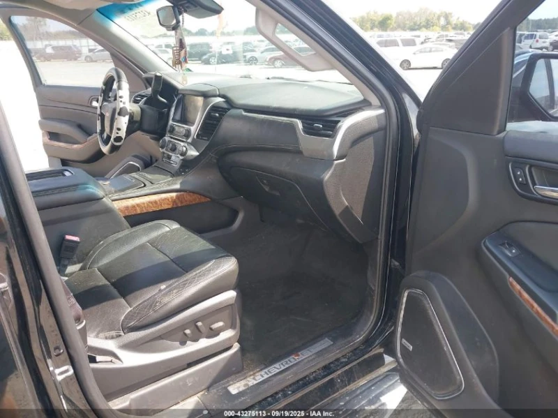 Chevrolet Suburban 5.3L V-8 DI, VVT, 355HP 4X2 Drive, снимка 10 - Автомобили и джипове - 53214945