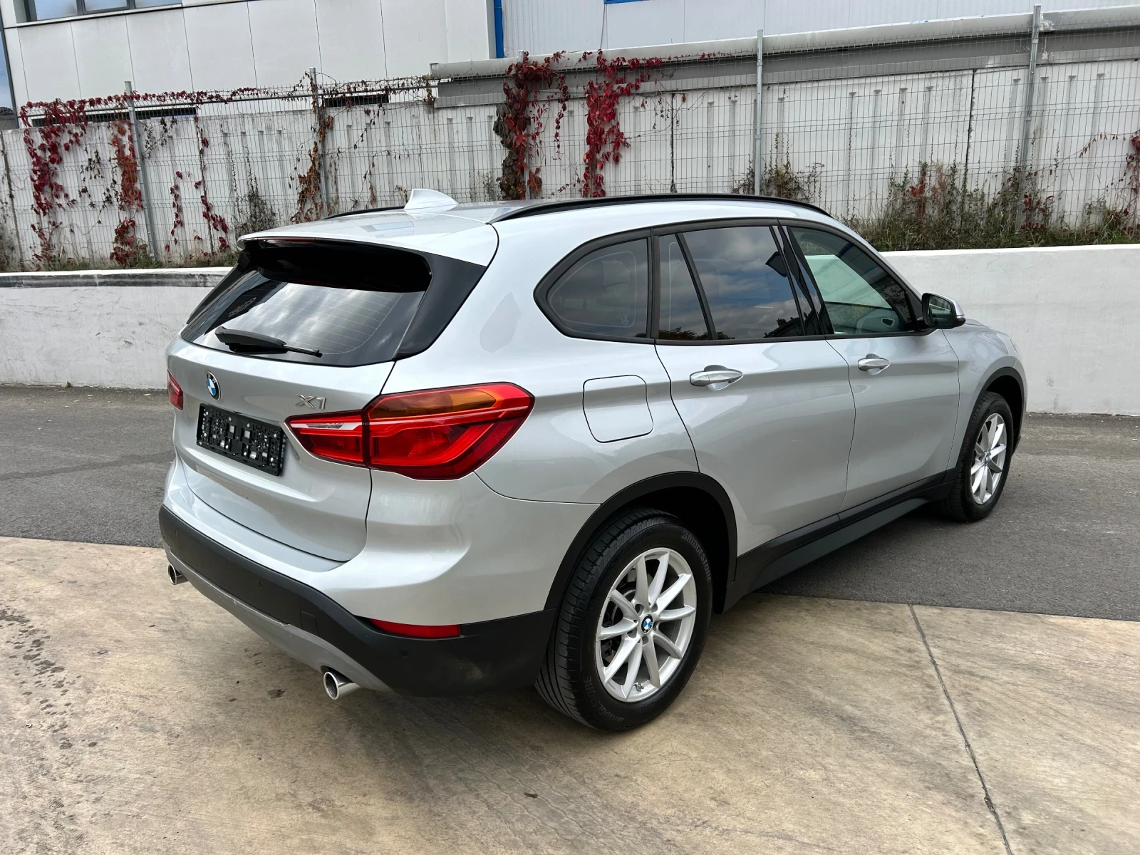 BMW X1 20i XDRIVE - изображение 4