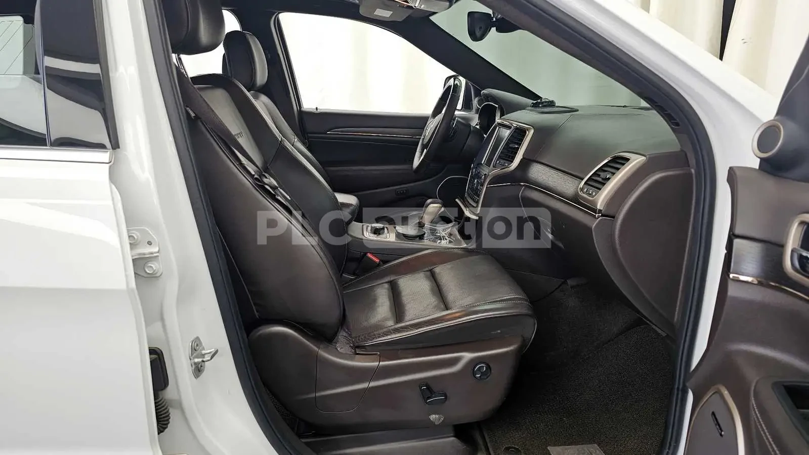 Jeep Grand cherokee, снимка 11 - Автомобили и джипове - 54218936