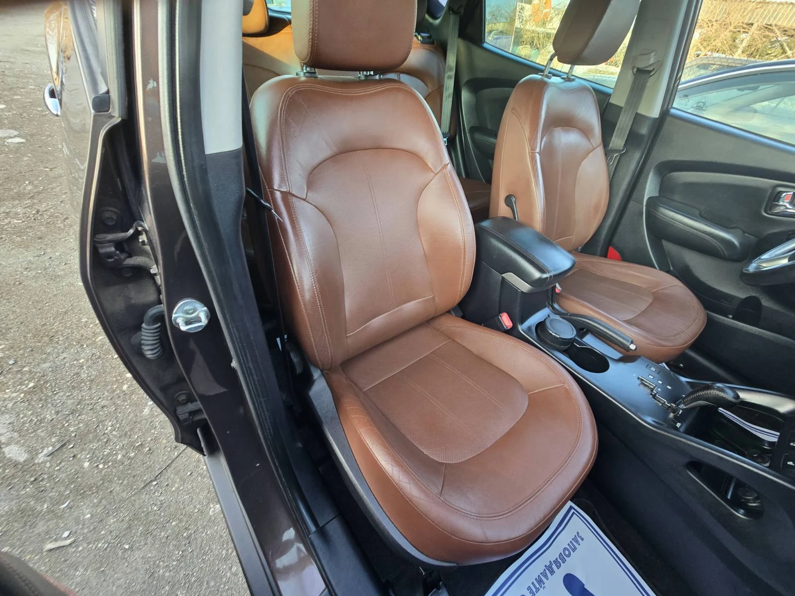 Hyundai IX35 ТОП СЪСТОЯНИЕ/2.0* 4х4* Автомат/Кожа, снимка 12 - Автомобили и джипове - 56160956