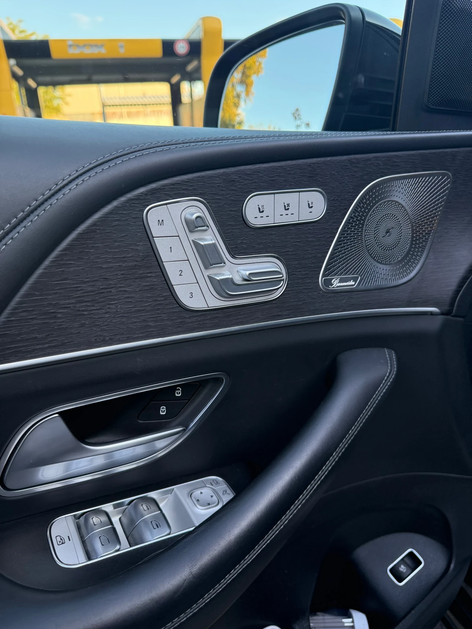 Mercedes-Benz GLS 63 AMG 7 места, снимка 11 - Автомобили и джипове - 56570174