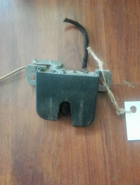 Ключалка (брава) заден капак Сеат Ибиза 04г.