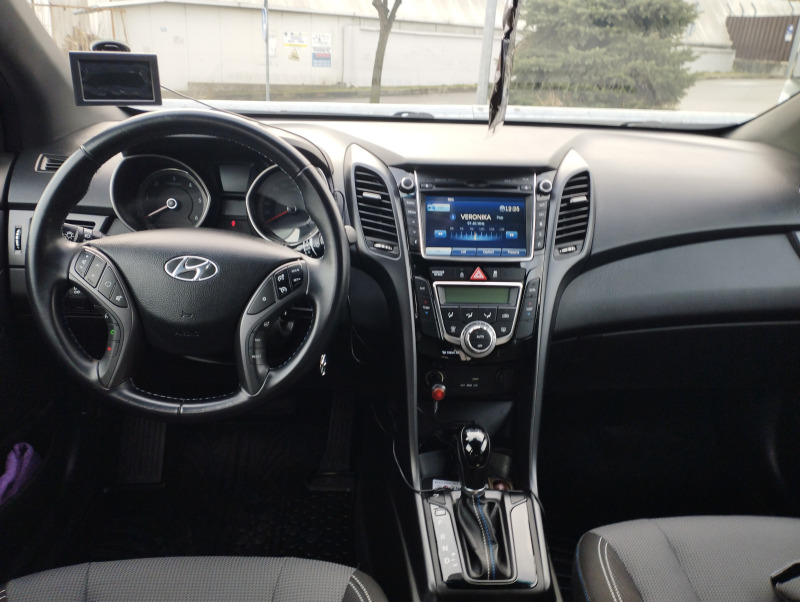 Hyundai I30 1.6CRDI, снимка 6 - Автомобили и джипове - 46391594