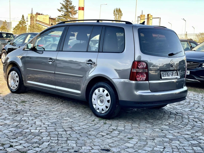 VW Touran 2.0 7-МЕСТА, снимка 3 - Автомобили и джипове - 47544269