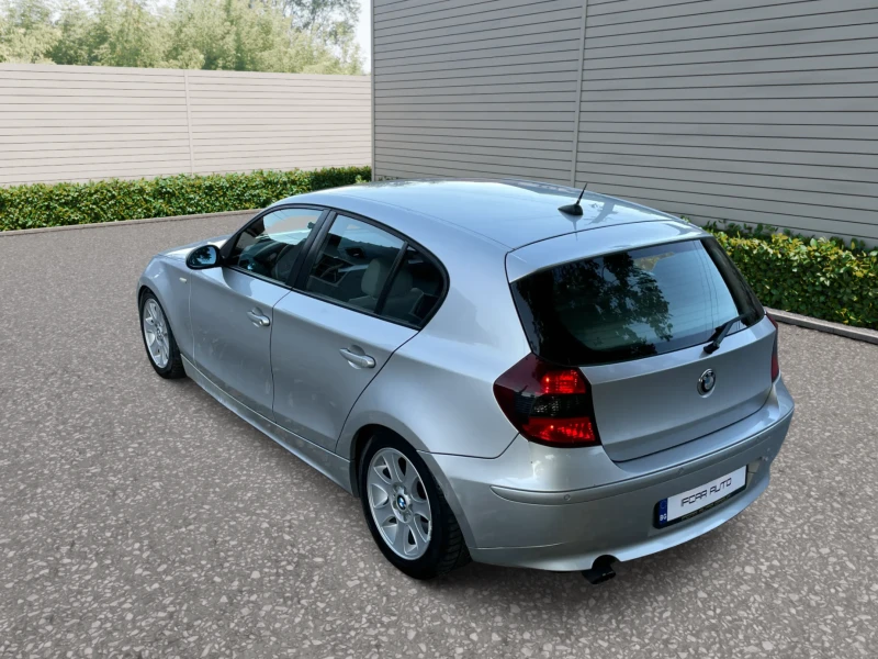 BMW 120 Подгрев* Темпомат* Парктроник* Light package EURO4, снимка 5 - Автомобили и джипове - 49238770