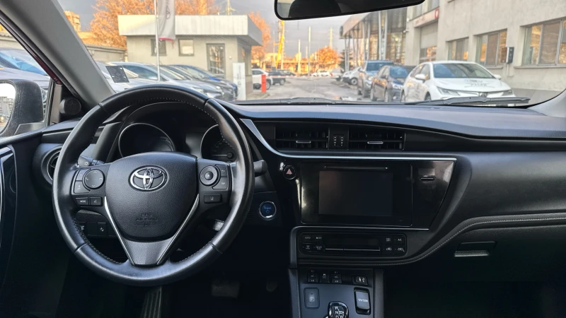 Toyota Auris, снимка 11 - Автомобили и джипове - 48386925