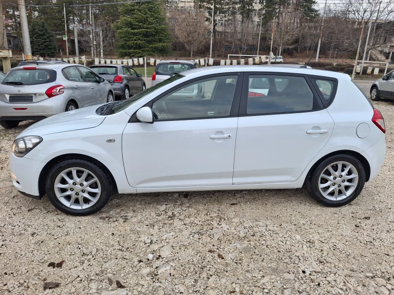 Kia Ceed 1.6CRDI 90к.с., снимка 3 - Автомобили и джипове - 48428249