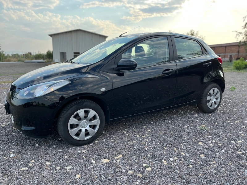 Mazda 2 1.3 75 коня, снимка 5 - Автомобили и джипове - 51129945