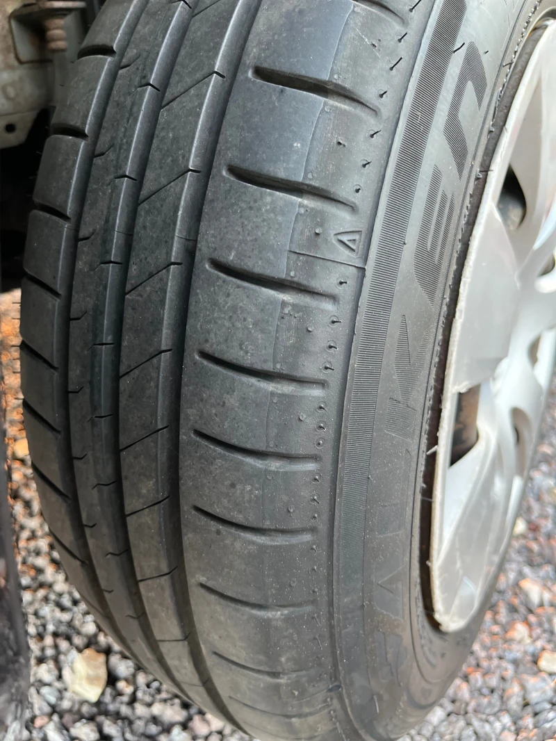 Mazda 2 1.3 75 коня, снимка 15 - Автомобили и джипове - 51129945