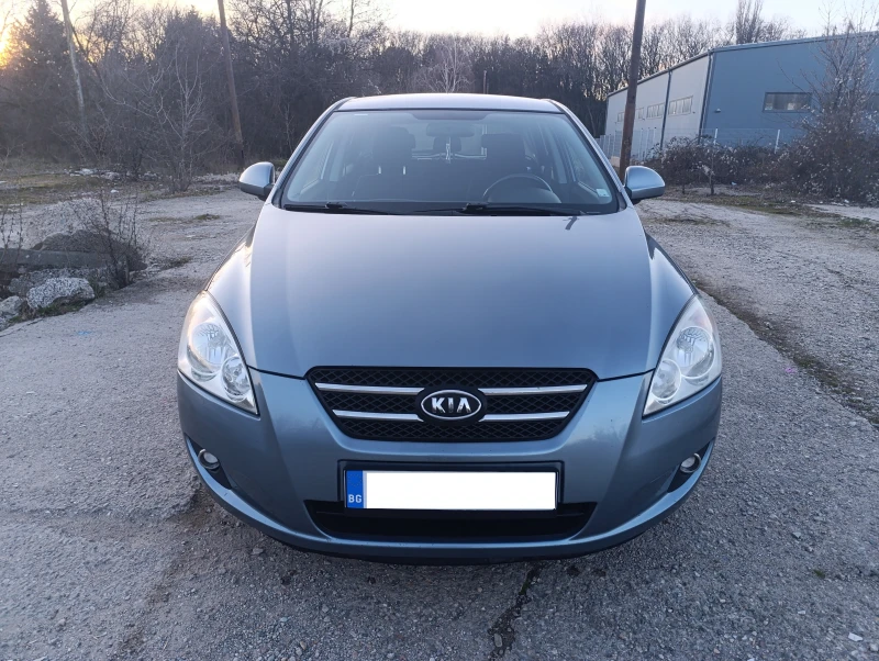 Kia Ceed 1.6i, снимка 3 - Автомобили и джипове - 52851307