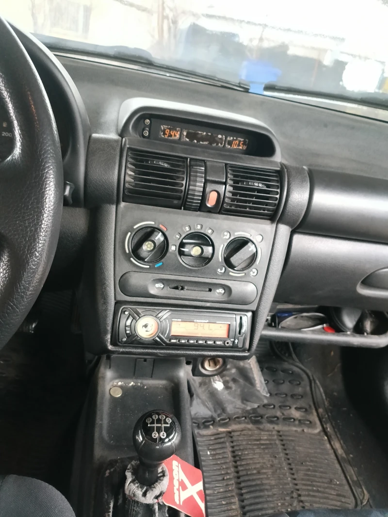 Opel Corsa, снимка 3 - Автомобили и джипове - 53483725