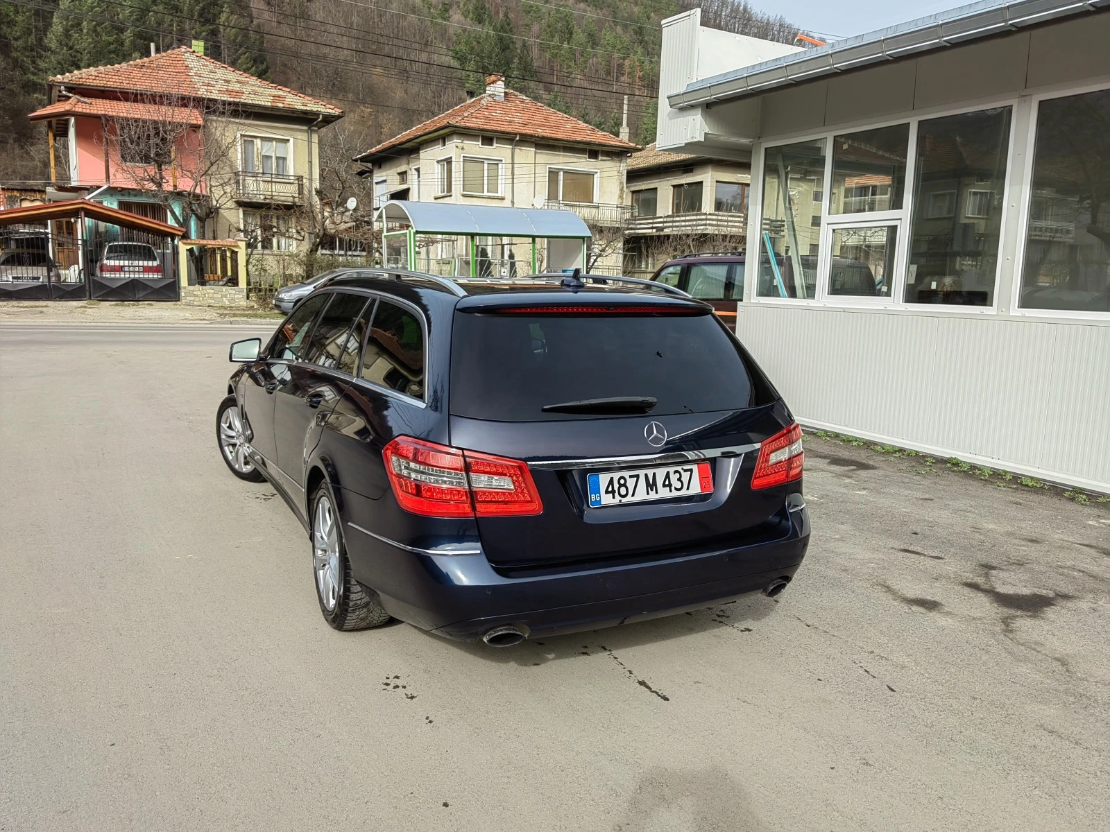 Mercedes-Benz E 350 4 MATIK* * 7G TRONIK* * AVANTGARDE* * AIRMATIK - изображение 5