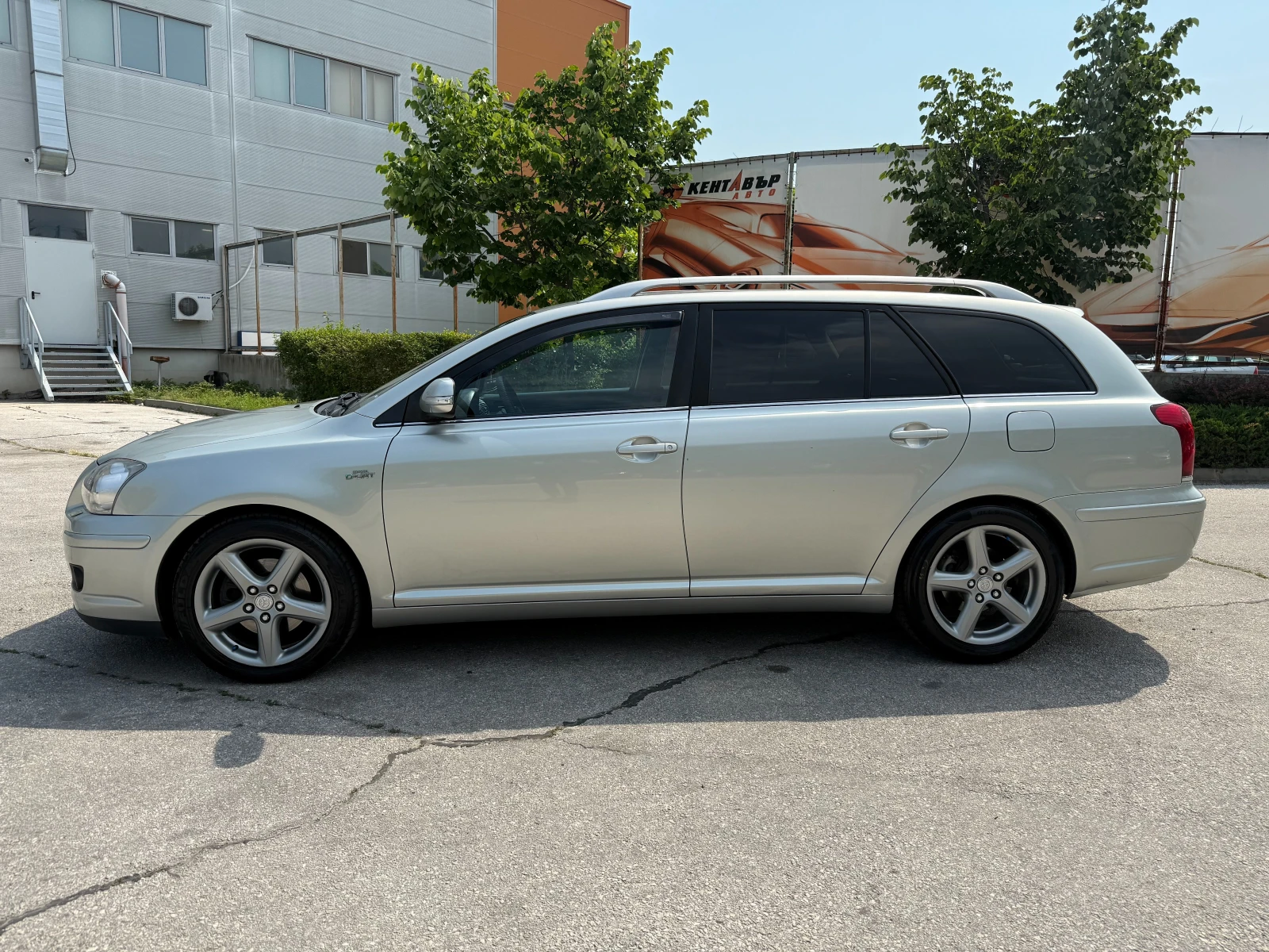 Toyota Avensis 2.2d 177 к.с. - изображение 2