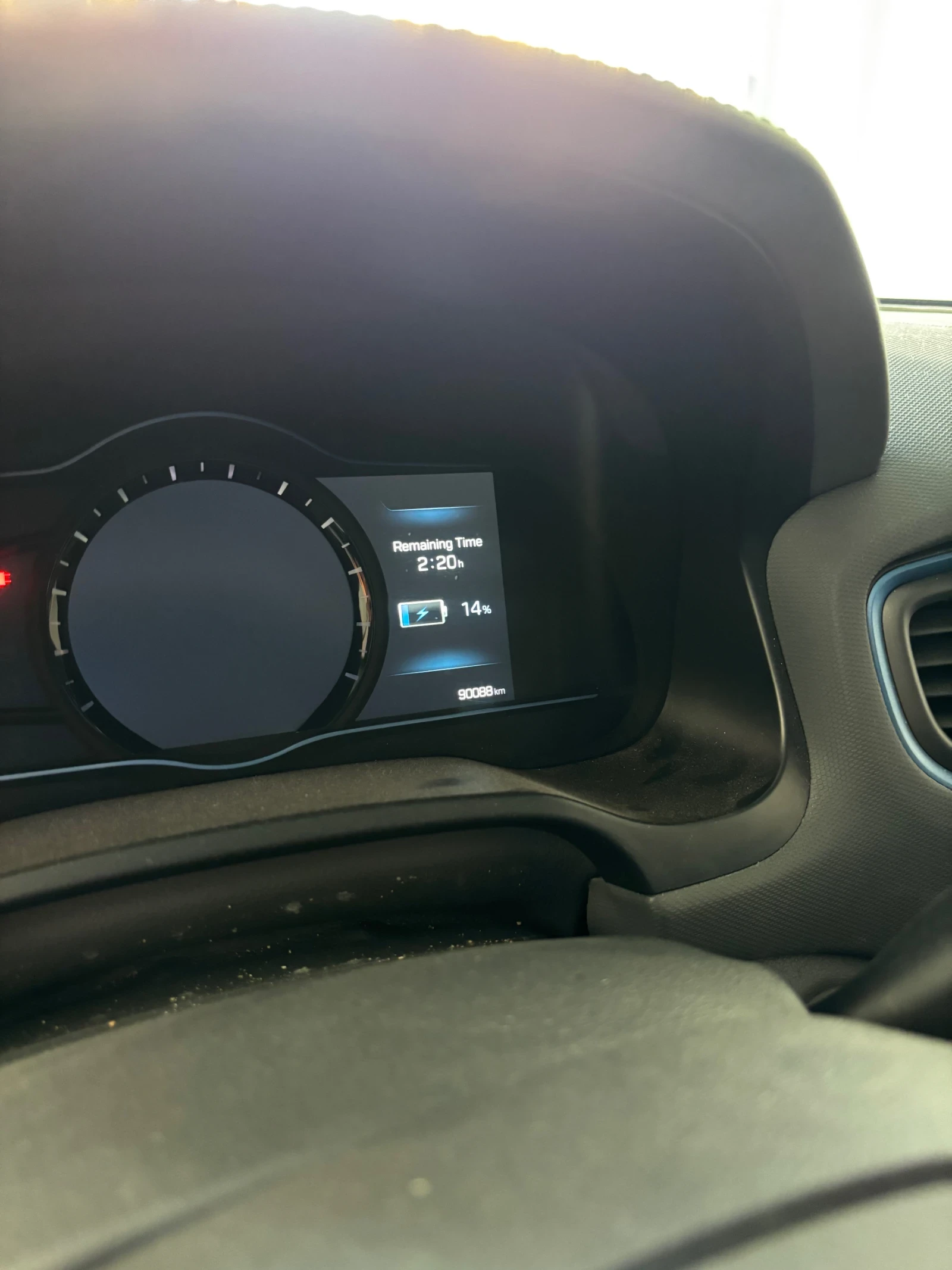 Hyundai Ioniq Plug-in - изображение 10