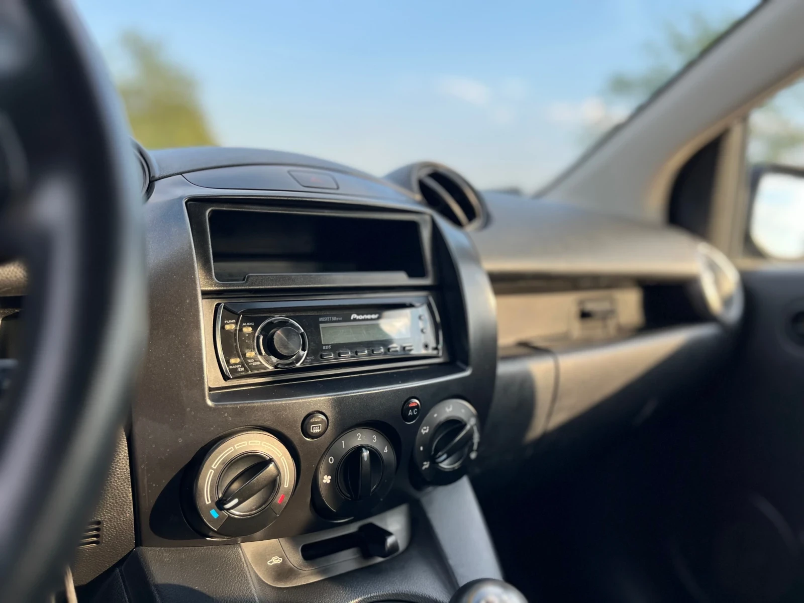 Mazda 2 1.3 75 коня | Mobile.bg — изображение 13