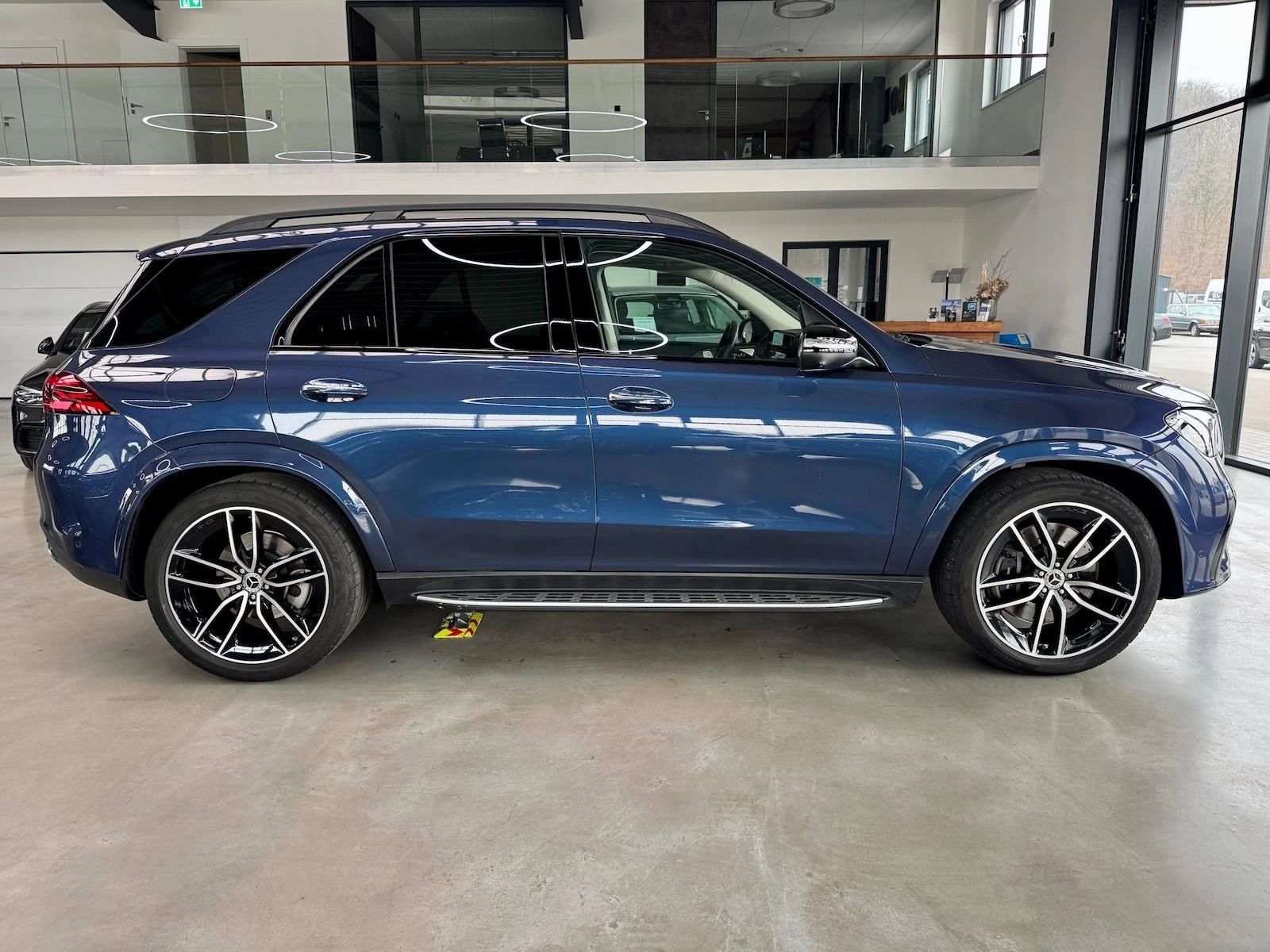 Mercedes-Benz GLE 450 d* AMG* 4M* DISTR* AIRMATIC* 360 CAM* KEYLESS* BUR - изображение 4
