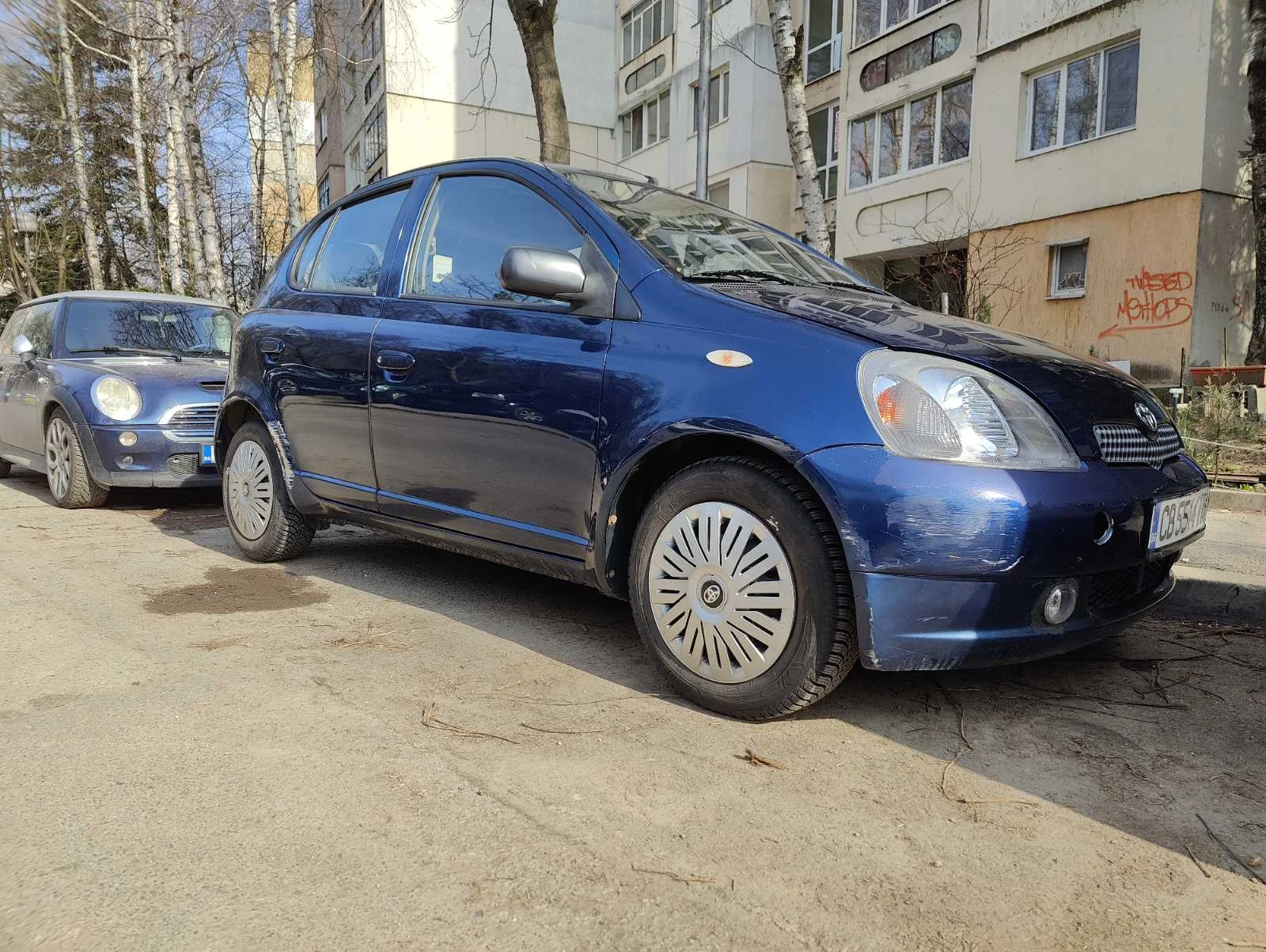 Toyota Yaris  1.3 VVT-i, снимка 13 - Автомобили и джипове - 53759126