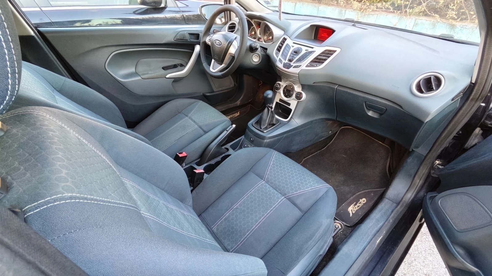 Ford Fiesta 1.4 LPG, снимка 9 - Автомобили и джипове - 53786380