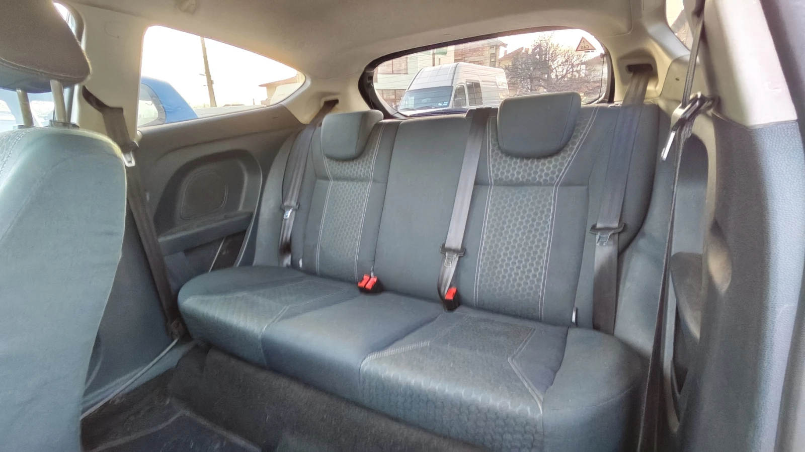 Ford Fiesta 1.4 LPG, снимка 12 - Автомобили и джипове - 53786380
