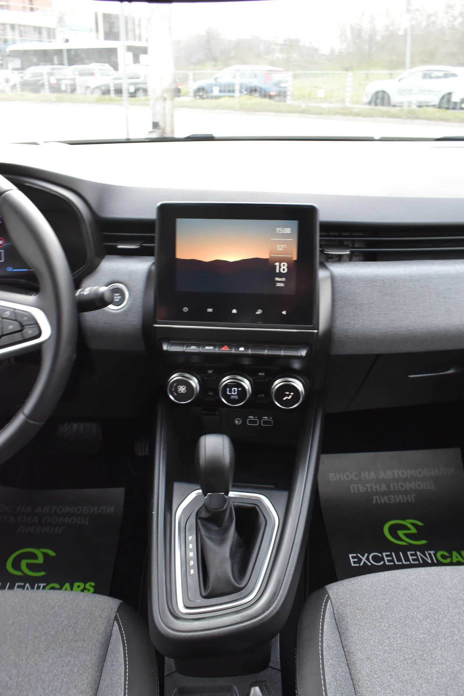 Mitsubishi Colt 1.6 HEV* INVITED* ГАРАНЦИЯ ДО 2029г., снимка 13 - Автомобили и джипове - 53913696