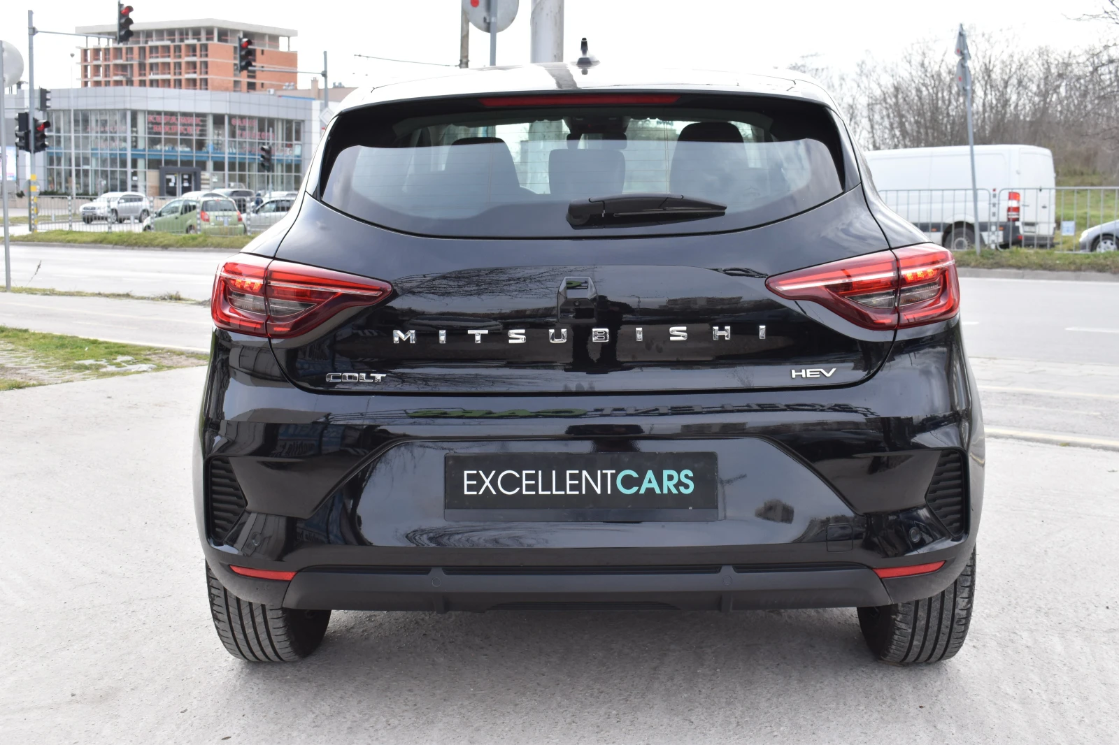 Mitsubishi Colt 1.6 HEV* INVITED* ГАРАНЦИЯ ДО 2029г., снимка 6 - Автомобили и джипове - 53913696