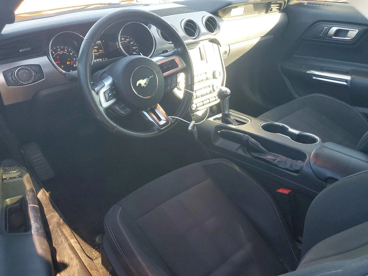 Ford Mustang GT Fastback, снимка 9 - Автомобили и джипове - 54247884