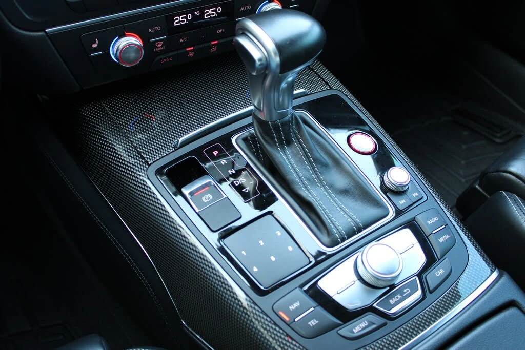 Audi S7 4.0T quattro AWD* АвтоКредит* (Цена до БГ) , снимка 14 - Автомобили и джипове - 54259571