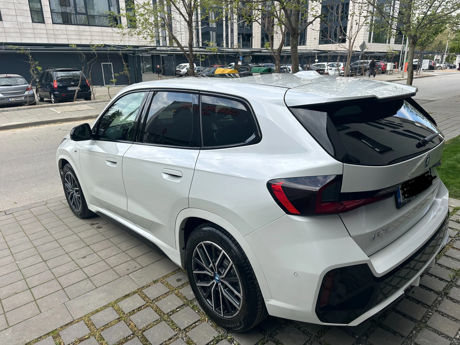 BMW iX1 xDrive30 M �����  64.7 kWh | Mobile.bg � ����������� 5