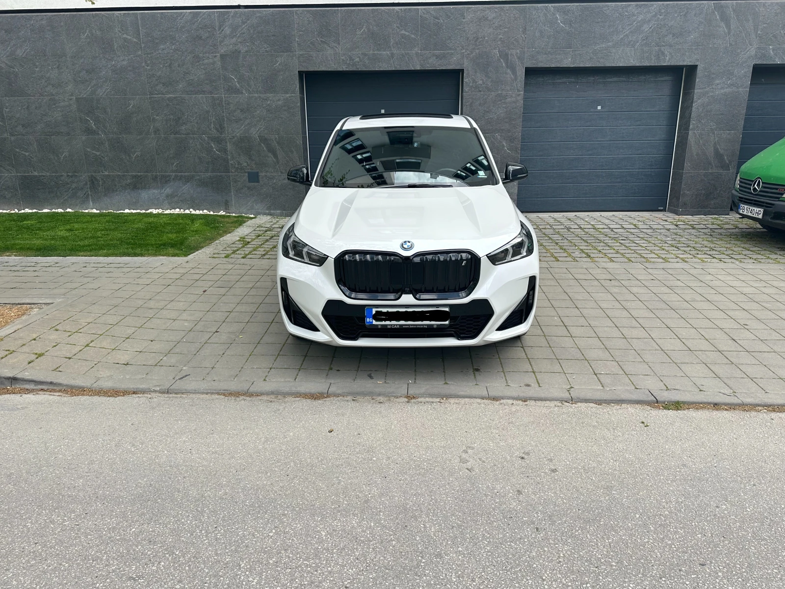 BMW iX1 xDrive30 M пакет  64.7 kWh