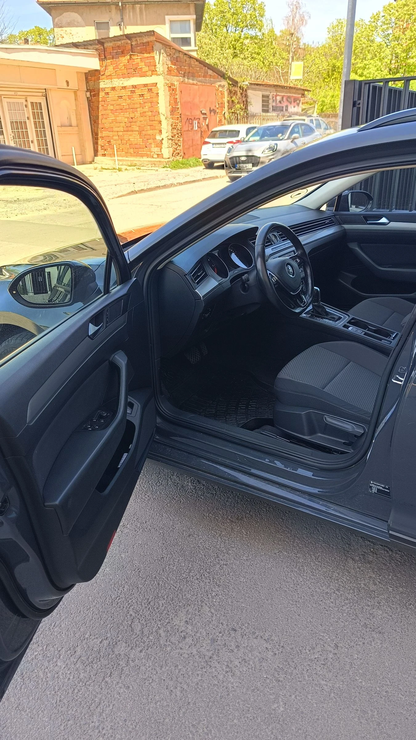 VW Passat 2.0 TDI, снимка 6 - Автомобили и джипове - 54351759