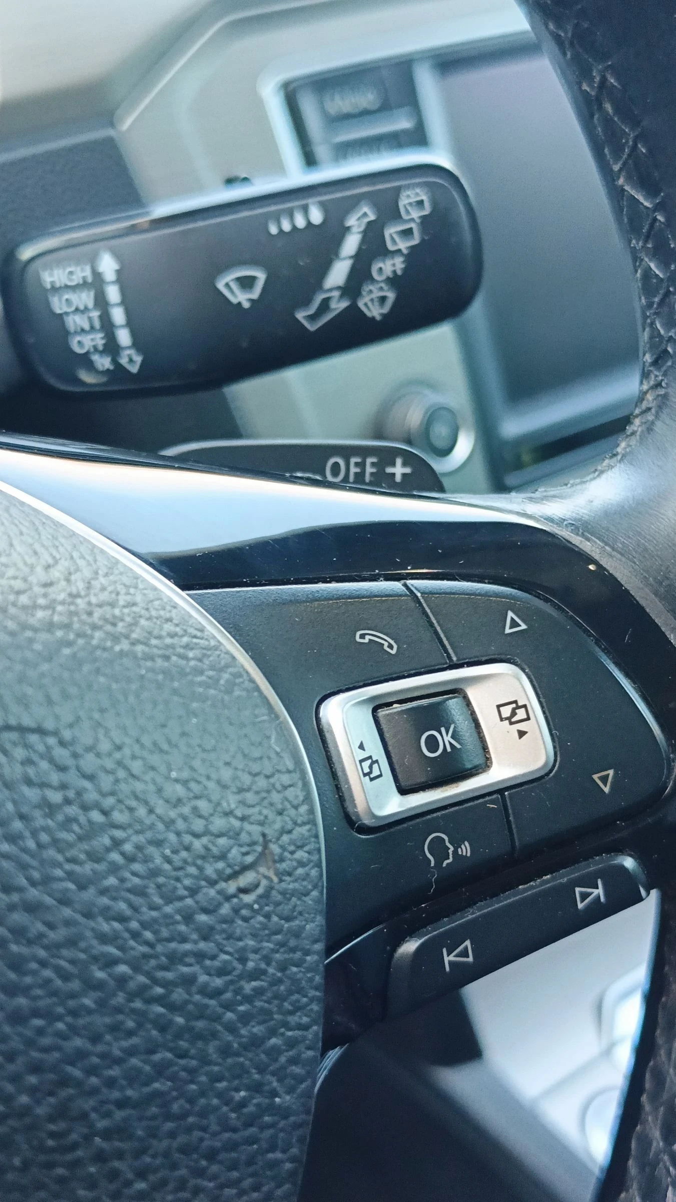 VW Passat 2.0 TDI, снимка 11 - Автомобили и джипове - 54351759