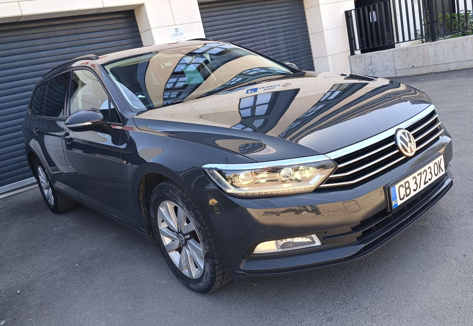 VW Passat 2.0 TDI, снимка 3 - Автомобили и джипове - 54351759